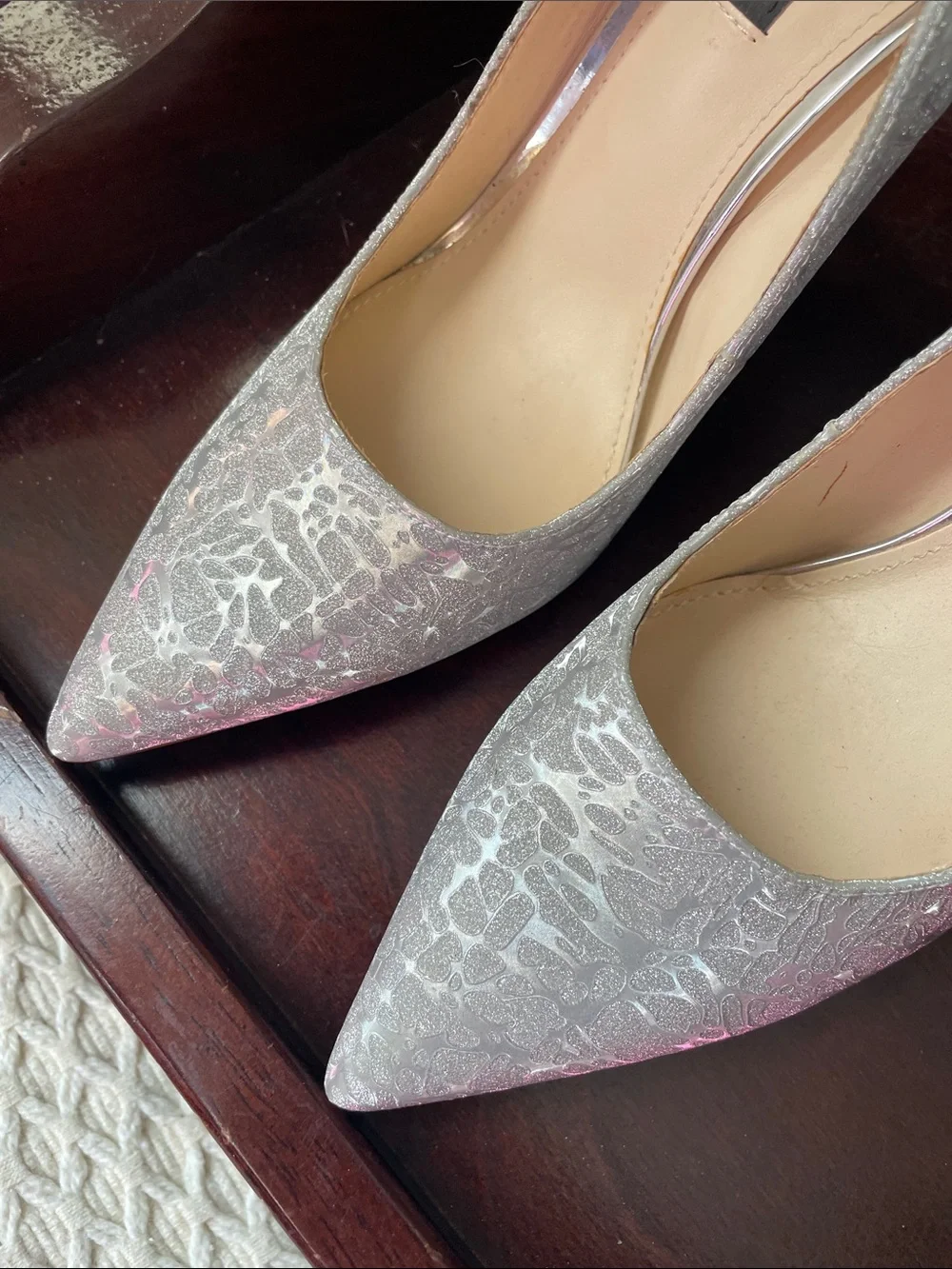 NWOT NINE WEST SILVER LEOPARD PUMPS